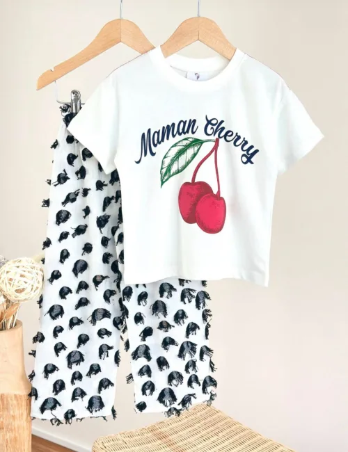 Cherry Baskılı T-Shirt ve Müslin Pantolon İkili Takım